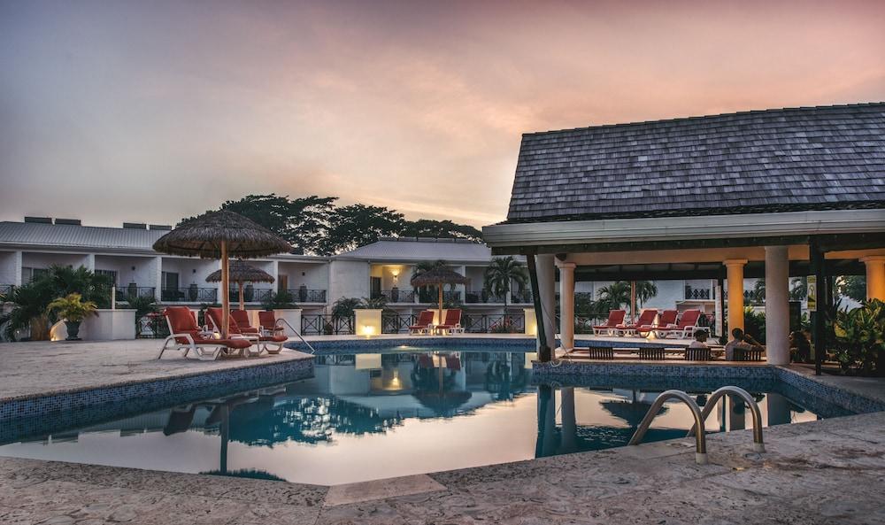 Coyaba Beach Resort St. George's Exterior foto